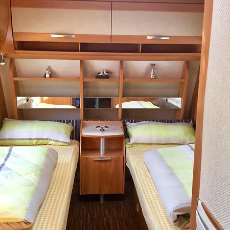 Schoener-wohnwagen-400-meter-vom-meer-in-groemitz Lenste